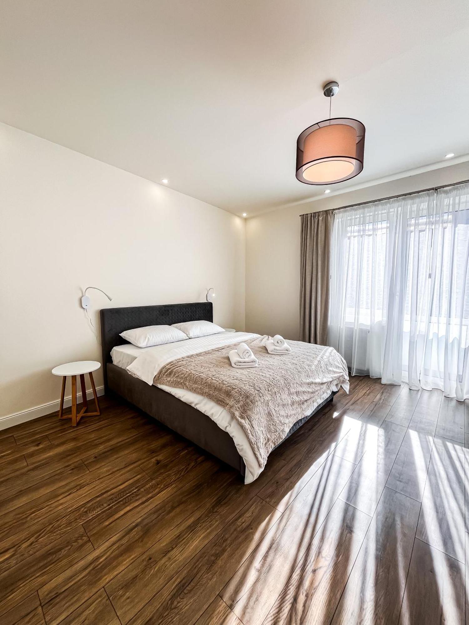 La Teatru - 2Bd Apartment Near Theatre And Old Town Μπρασόβ Εξωτερικό φωτογραφία